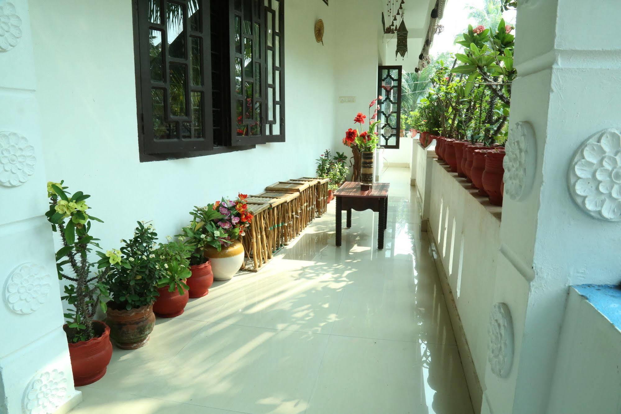 Dream Catcher Home Stay Kochi Exterior foto
